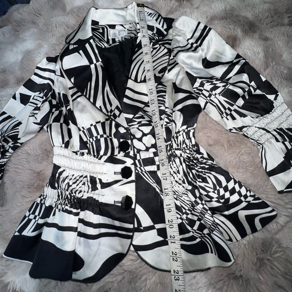 Vintage Alberto Mikali blazer, black/white 100% Silk Geometric Print, 6 - Picture 8 of 13